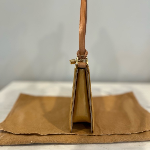 Louis Vuitton Lexington vernis pouchette shoulder bag - Picture 11 of 11